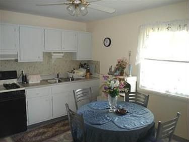 4th image of 26335 Benton Ave