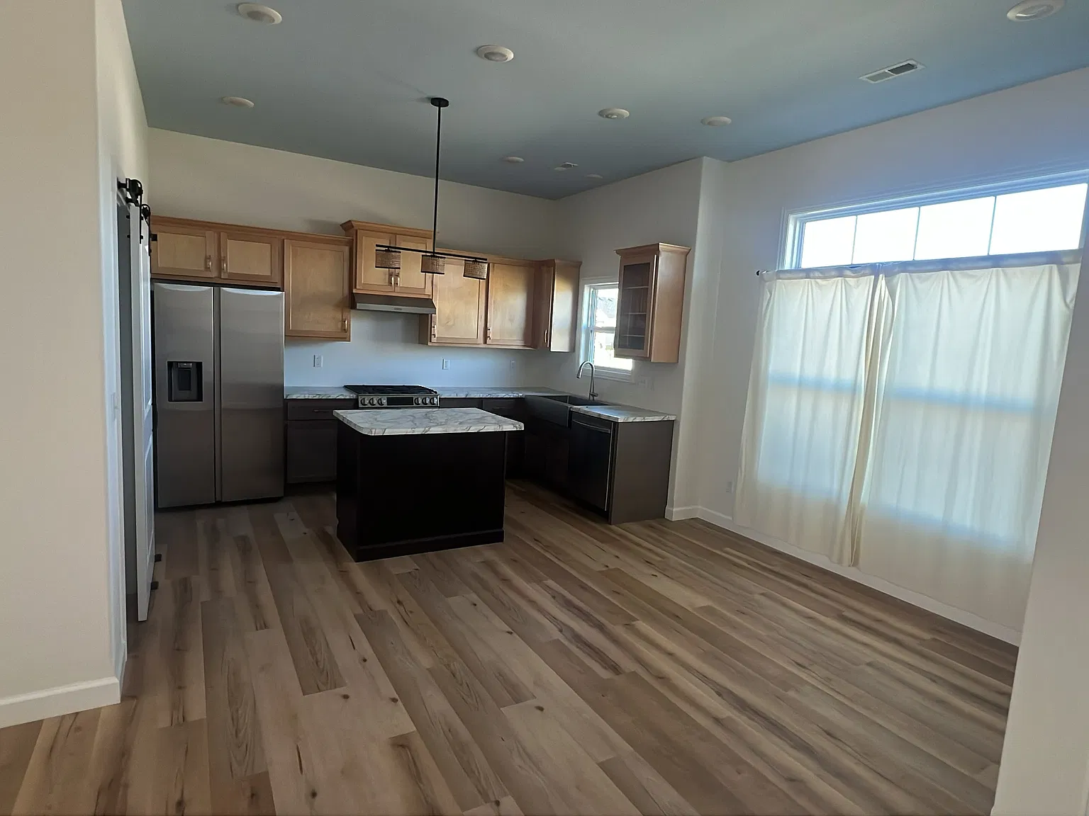 3 bed, 1440 sqft, $1,880 — Photo 2