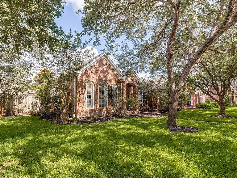1734 Heddon Falls Dr — Photo 2