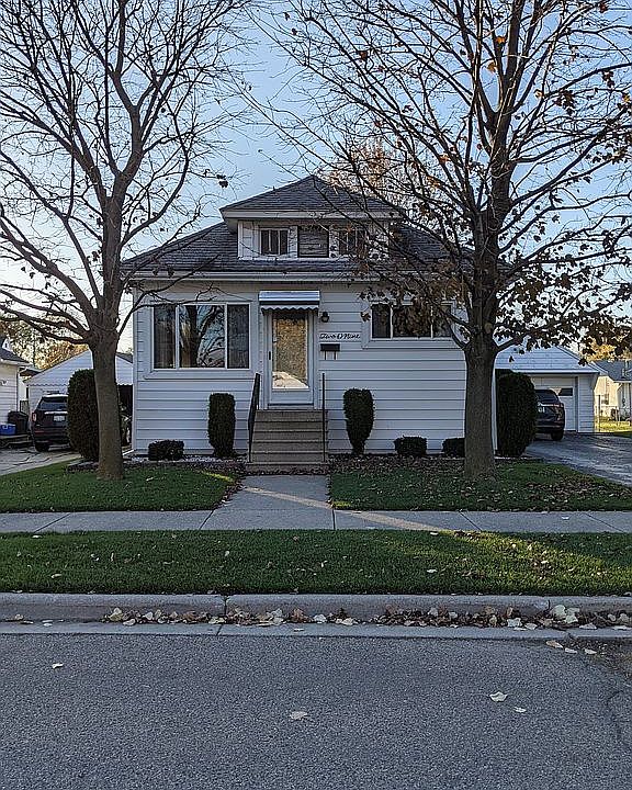 1st image of 209 N Parker St