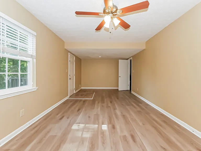 212 Wildwood Dr — Photo 11
