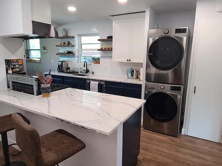4056 W 77th Pl — Photo 8