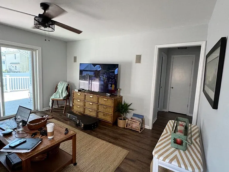 70 Wilson Ave — Photo 9