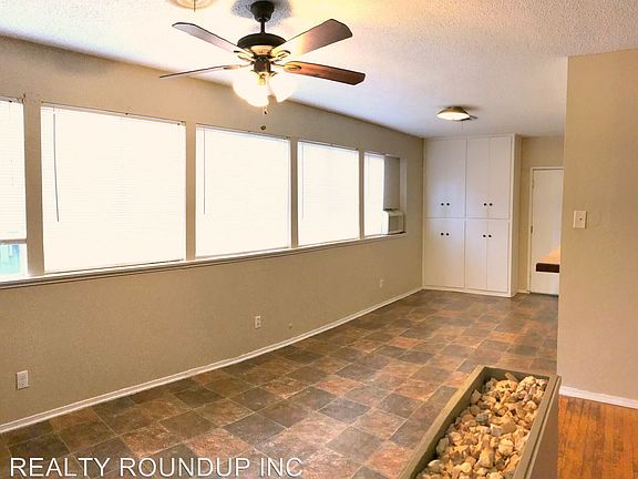 4th image of 8050 Grandstaff Dr