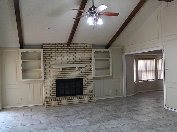 3rd image of 3106 Preston Dr
