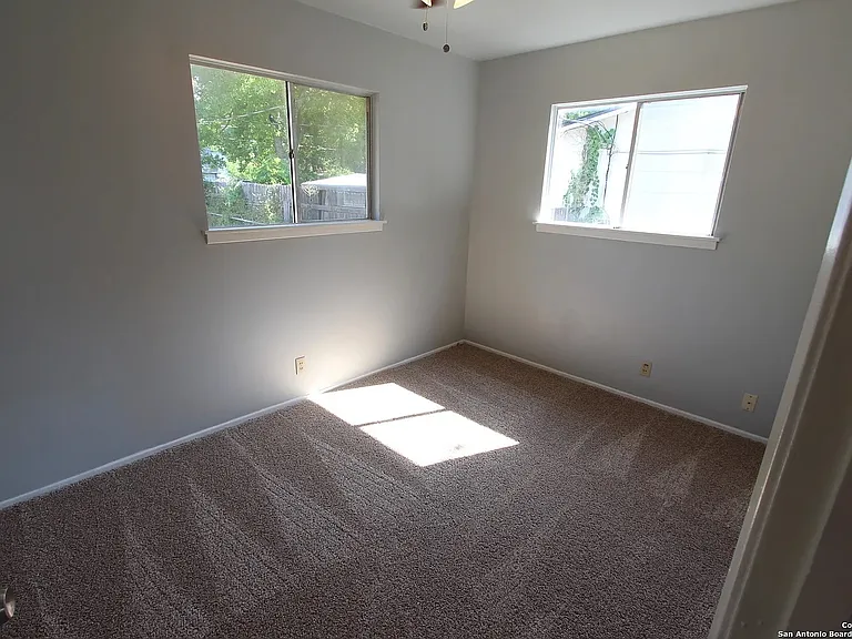 831 North Blvd — Photo 9