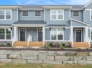 6636 S Square Ln, Rockford, MI 49341