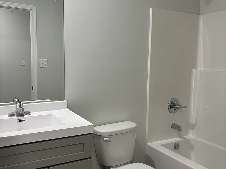 457 Fernhill Cv — Photo 12