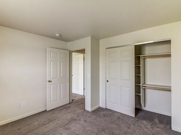 Riverbend Apartment Homes — Photo 13