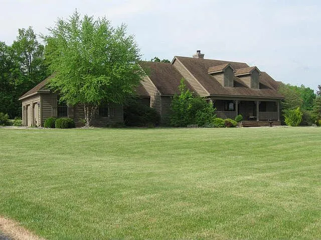 3381 Spielman Rd photo 1