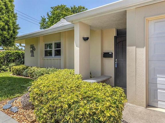3rd image of 3207 Pinecrest St #613