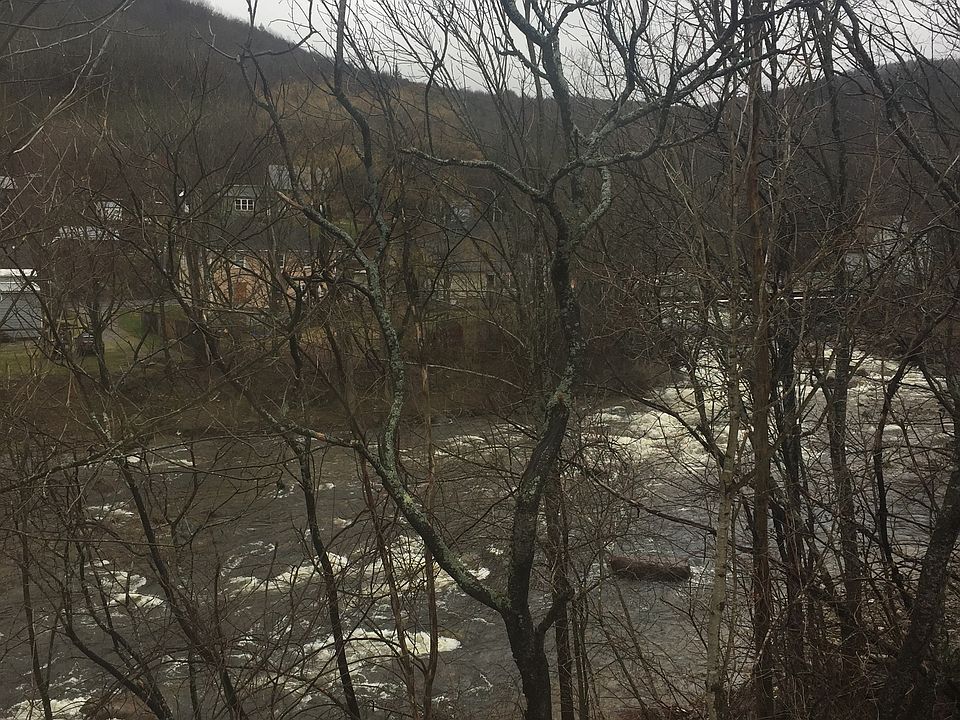 Scenic waterfront Vermont