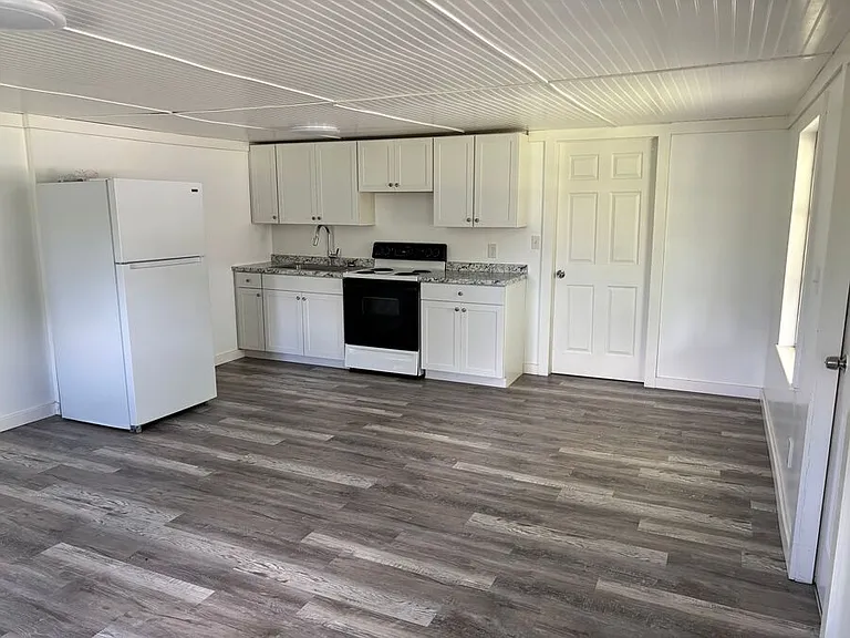 317 W Allen St #A — Photo 3