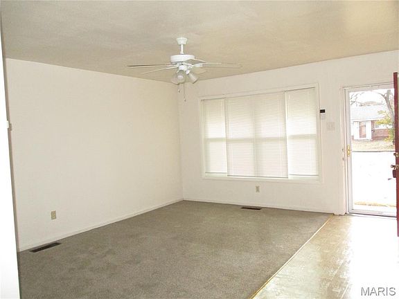 2nd image of 833 Lebon Dr