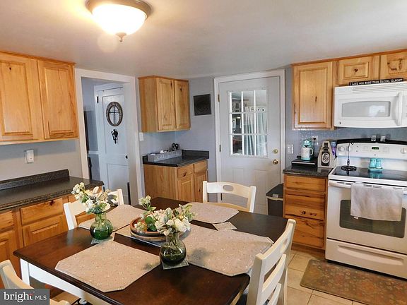 2nd image of 11 N Main St