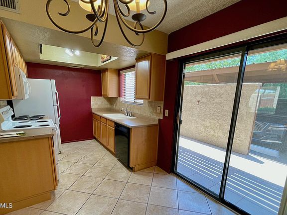 4th image of 16336 E Palisades Blvd Unit 1