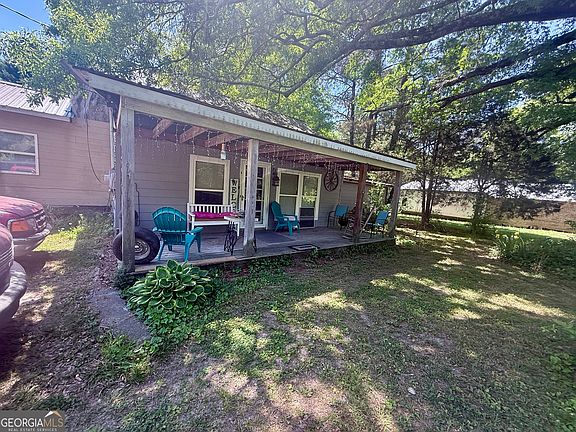 2nd image of 1072 Mountain View Rd