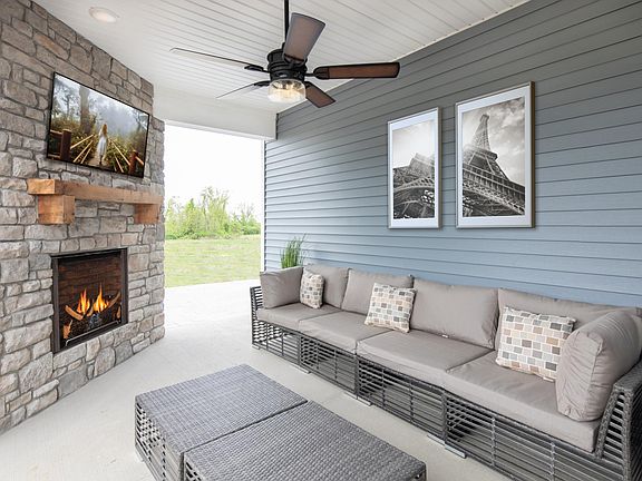 Hollister Outdoor Living Area