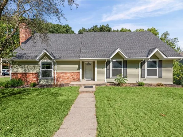 5506 NW Verlin Dr, Parkville, MO 64152