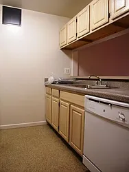 Rented by R New York