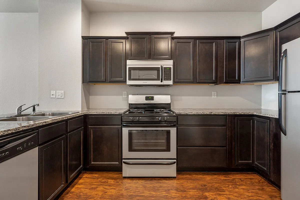 Building Photo - Pin Oak Townhomes