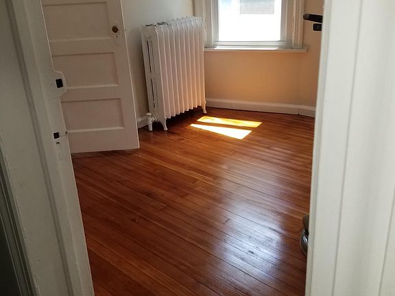 5th image of 127 N Allen St #4
