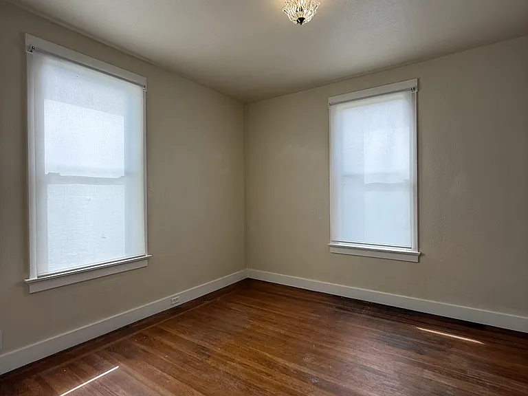 327 N Delaware St — Photo 18