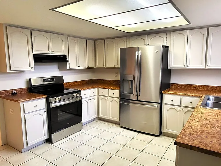 2117 W Missouri Ave — Photo 6