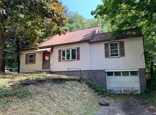 34 Dodge St, Wynantskill, NY 12198