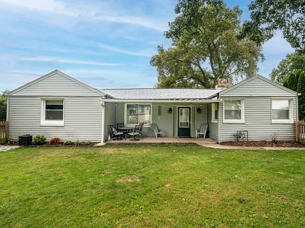 433 Riverview DRIVE, Grafton, WI 53024