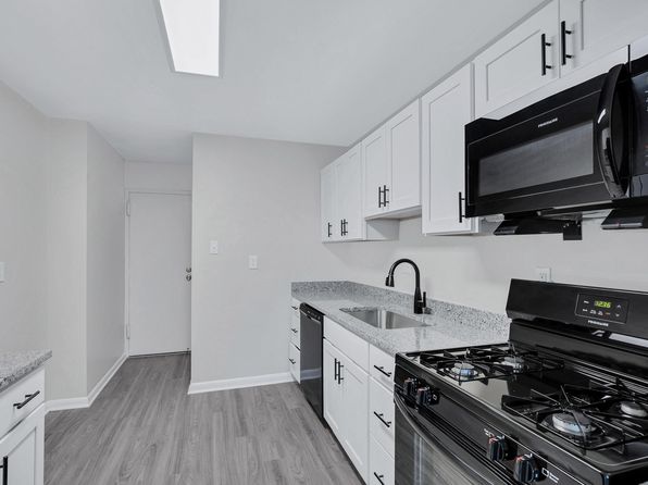 1131 University Blvd W #1-1002