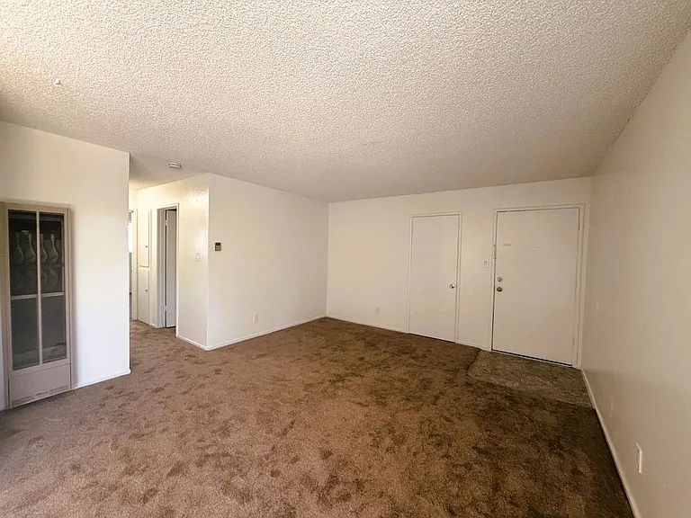 1746 Kidder Ave — Photo 8