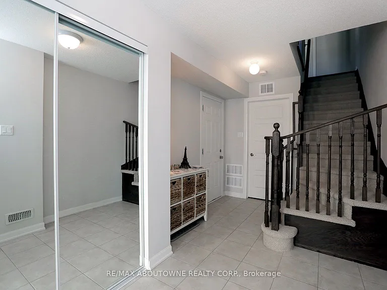 165 Hampshire Way #126 — Photo 4