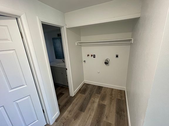 4th image of 880 West Ln #678
