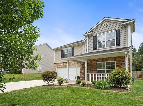 3rd image of 4716 Larkhaven Village Dr