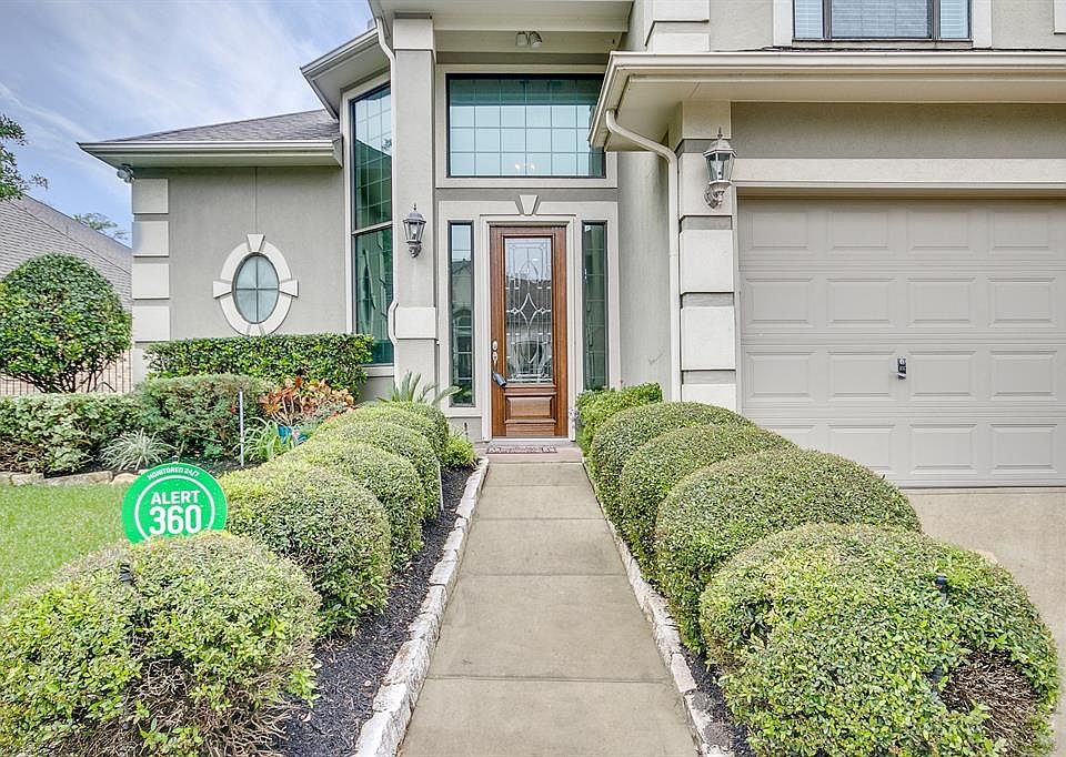 1st image of 47 Parkway Pl