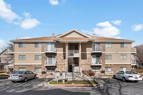 1245 N Riverside Ave #38 Photo 1