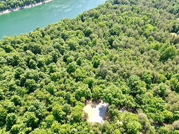 3rd image of 14 Buck Tail Dr