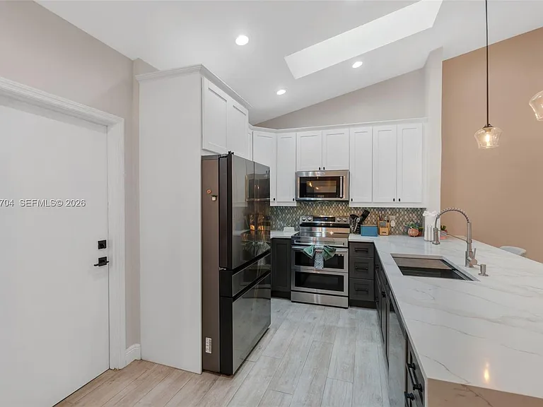 4220 Grove Park Ln — Photo 8