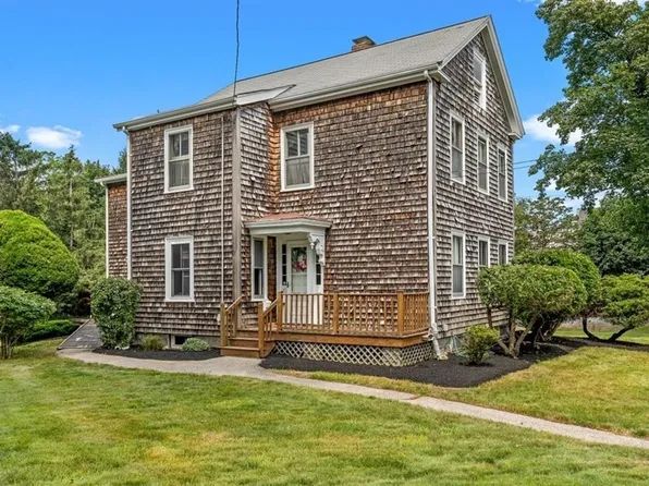 49 Elm St, Hingham, MA 02043