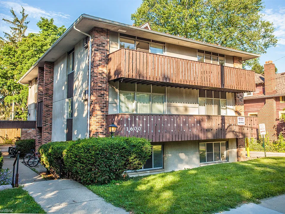 1600 Packard - Ann Arbor Rental Housing - Front of Apartment