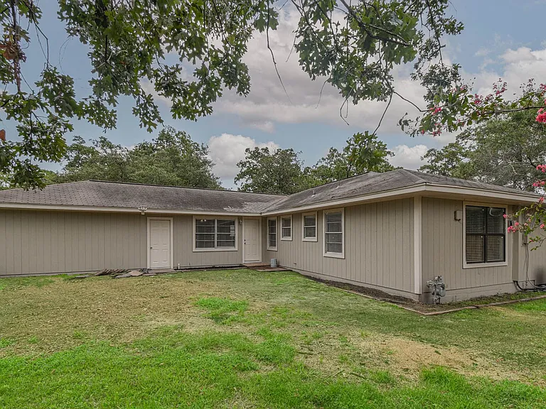 1509 N San Jacinto St — Photo 14