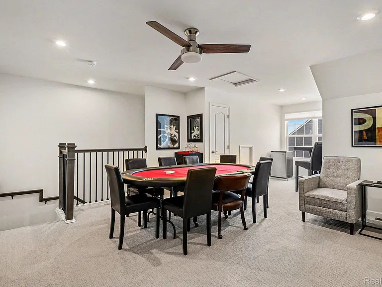 258 S Mill St — Photo 29