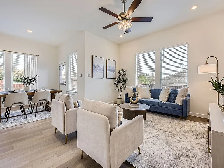 8119 Sawyer Dr — Photo 5