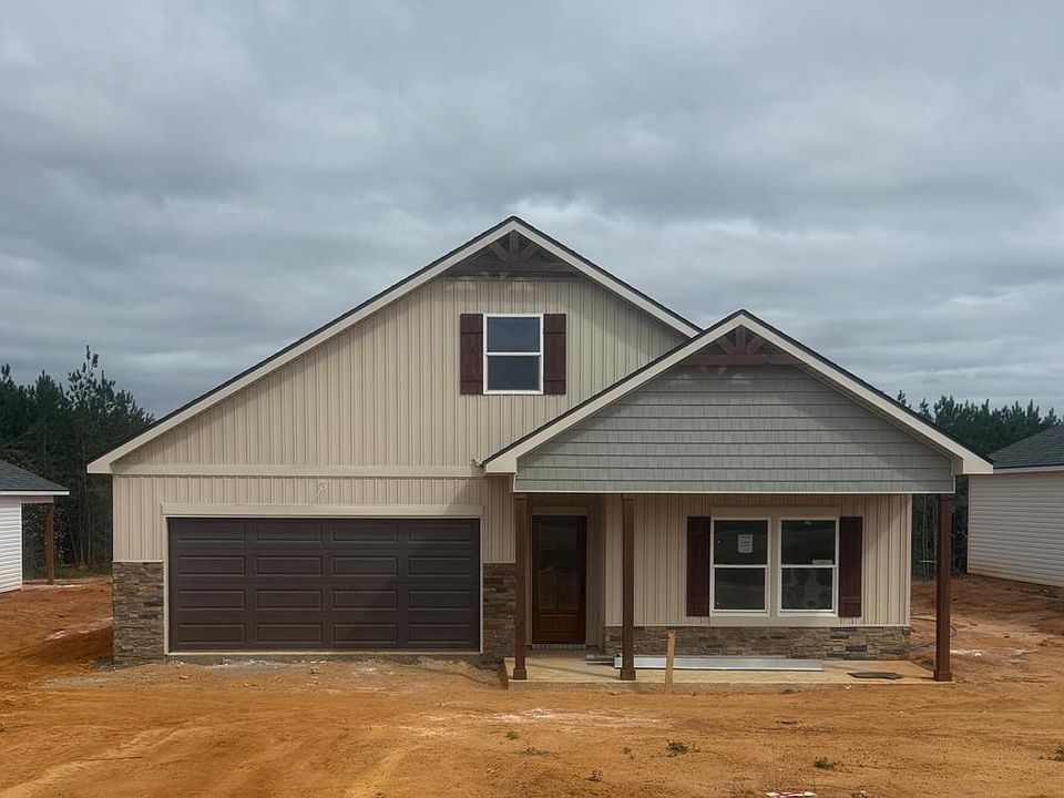1st image of 1425 Forest Dr