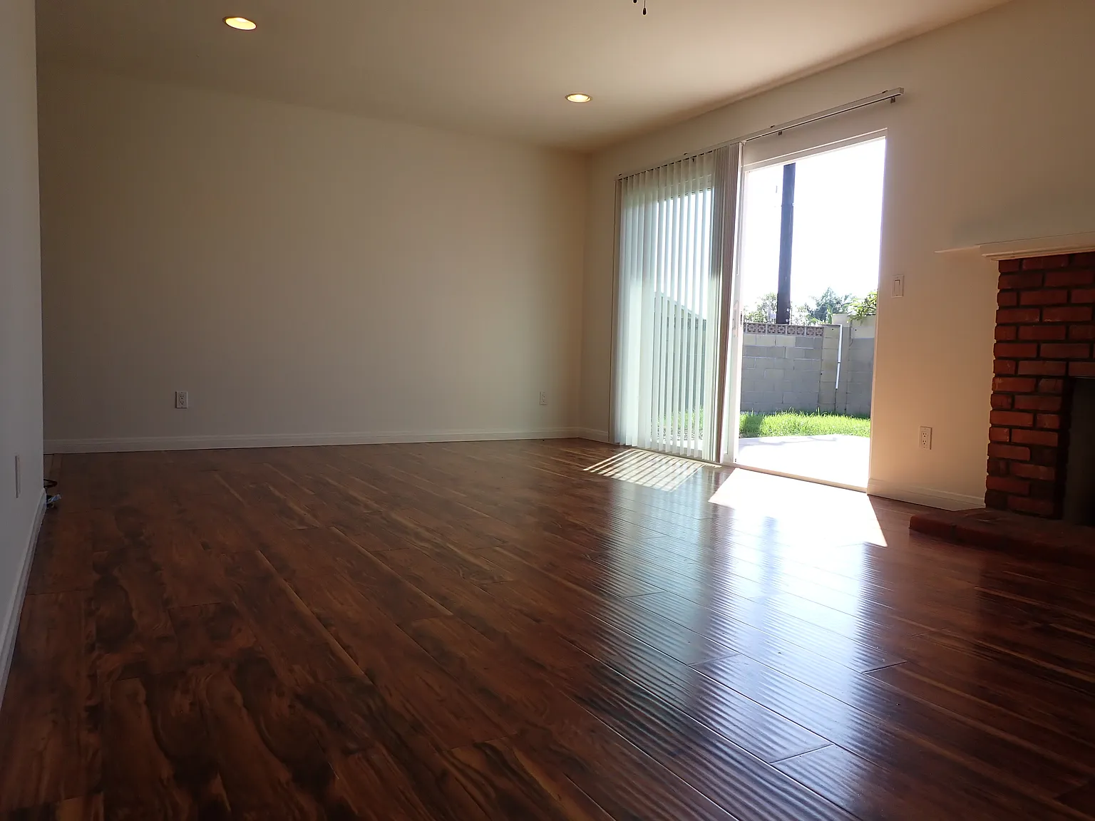 3 bed, 1314 sqft, $4,125 — Photo 4