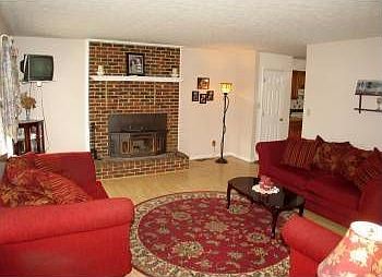 1st image of 447 Dickerson Ln