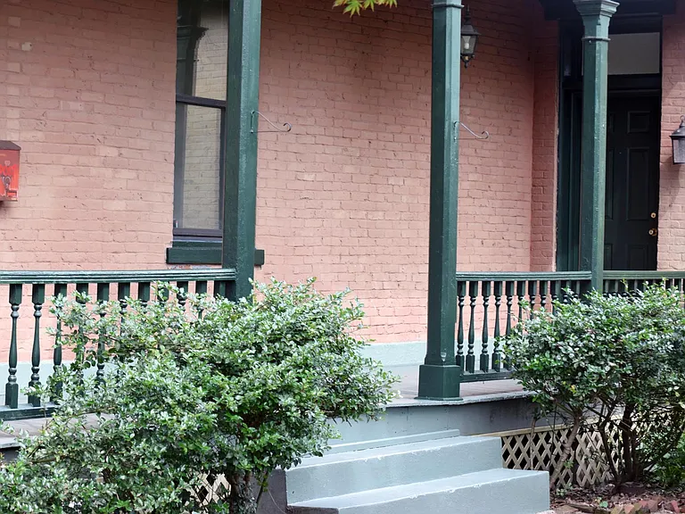 Private porch entrance