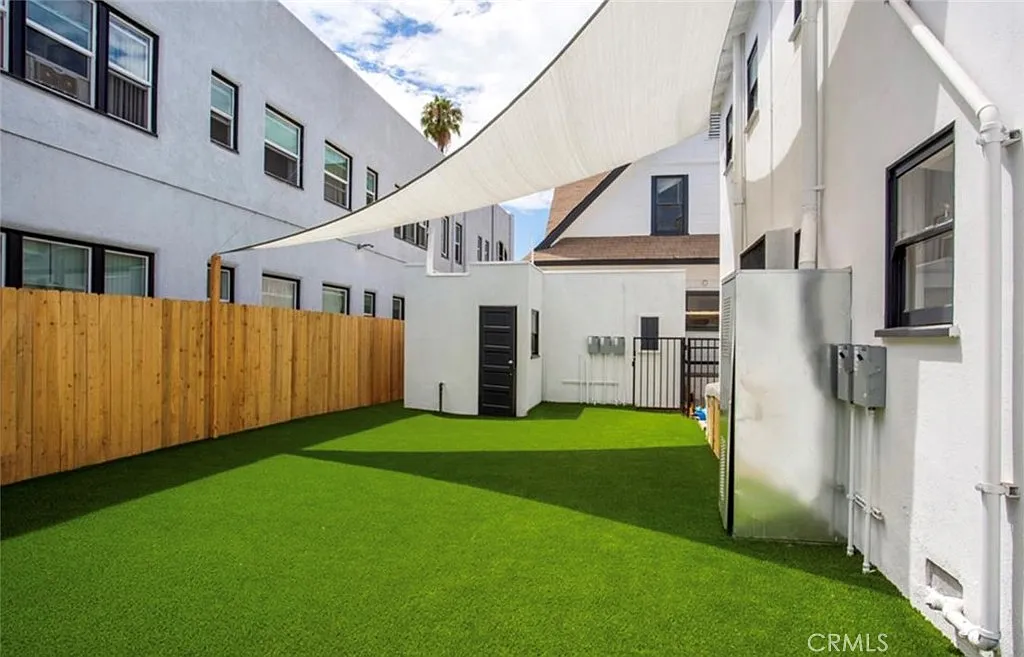 Studio, 500 sqft, $1,800 — Photo 4