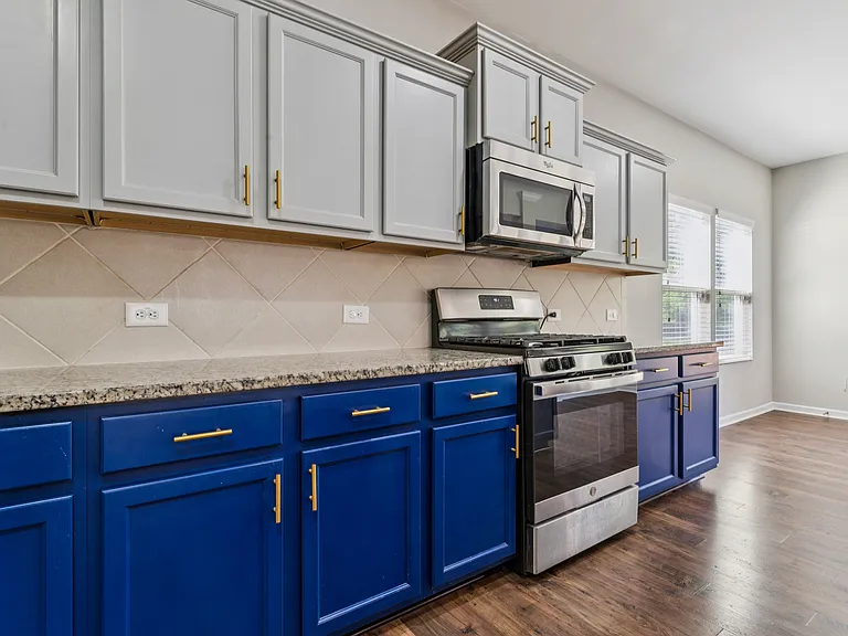 Kitchen Cabinets, Cooking Range (Gas)